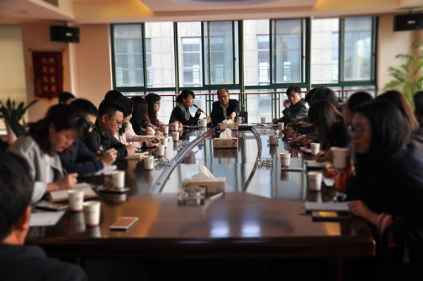 华体会官方网站-华体会huatihui（中国）
集团召开2017年度年轻人才培养专题座谈会